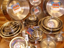 Edelstahlnäpfe und Schüsseln.jpg